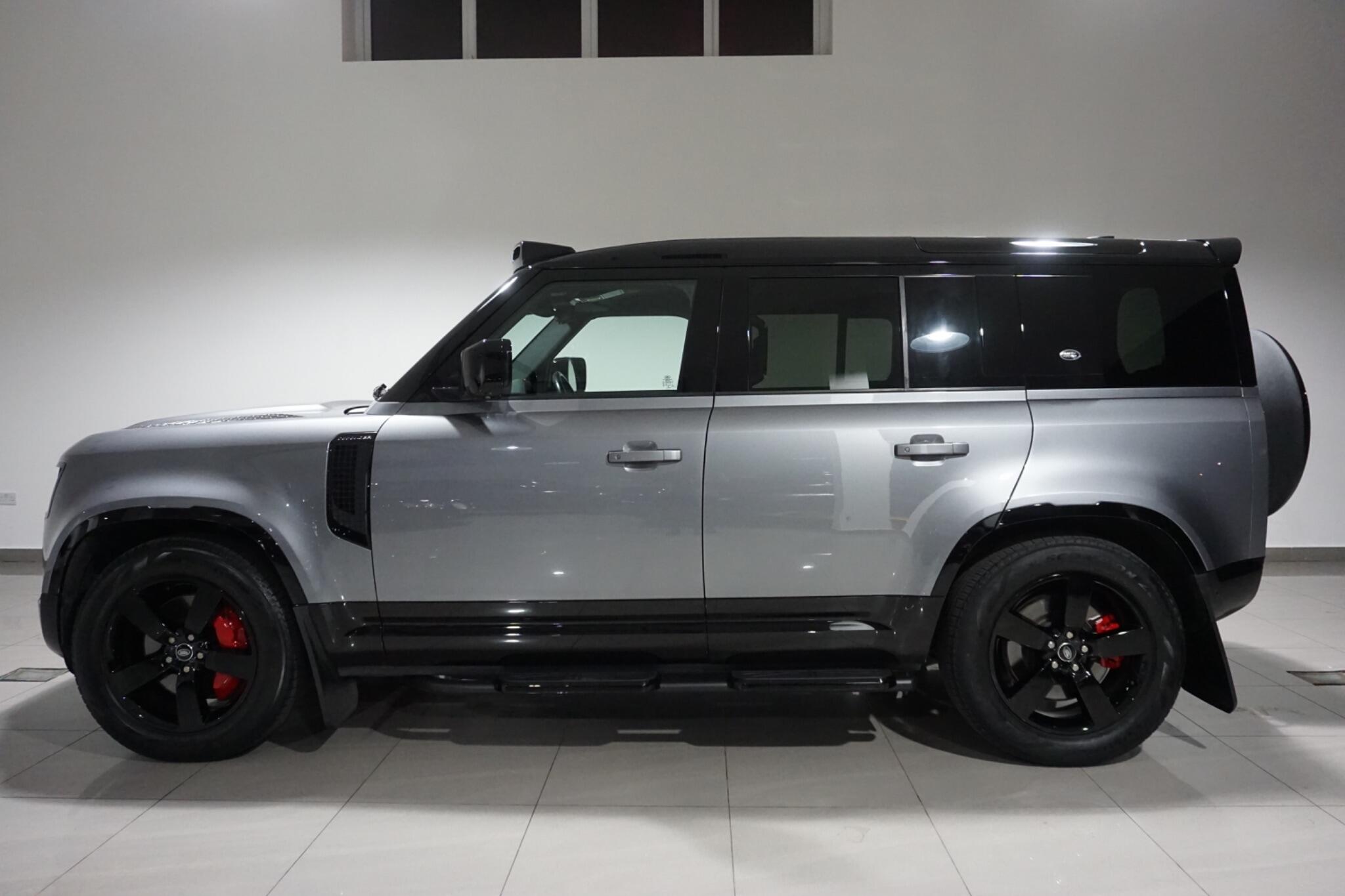 Land Rover Defender 110 3.0 D250 MHEV X-Dynamic SE SUV 5dr Diesel Auto 4WD Euro 6 (s/s) (250 ps)